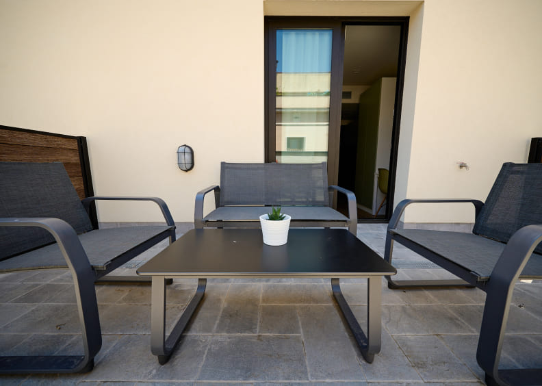 Individual w/ Terrace (Large bed)