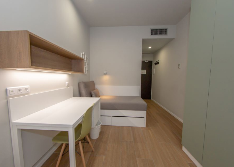 Individual large w/sofa